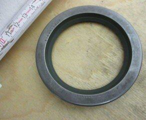 Уплотнительное кольцо для вала, с резиновой кромкой,  внутренний диаметр 80 мм, внешний диаметр 120 мм, ширина 12 мм, максимальное давление 7 Пси, макс. количество оборотов в минуту 3.250 Garlock